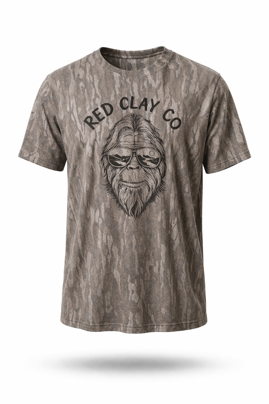 MOSSY OAK BOTTOMLAND WASHED OUT TEE SAMSQUANCH